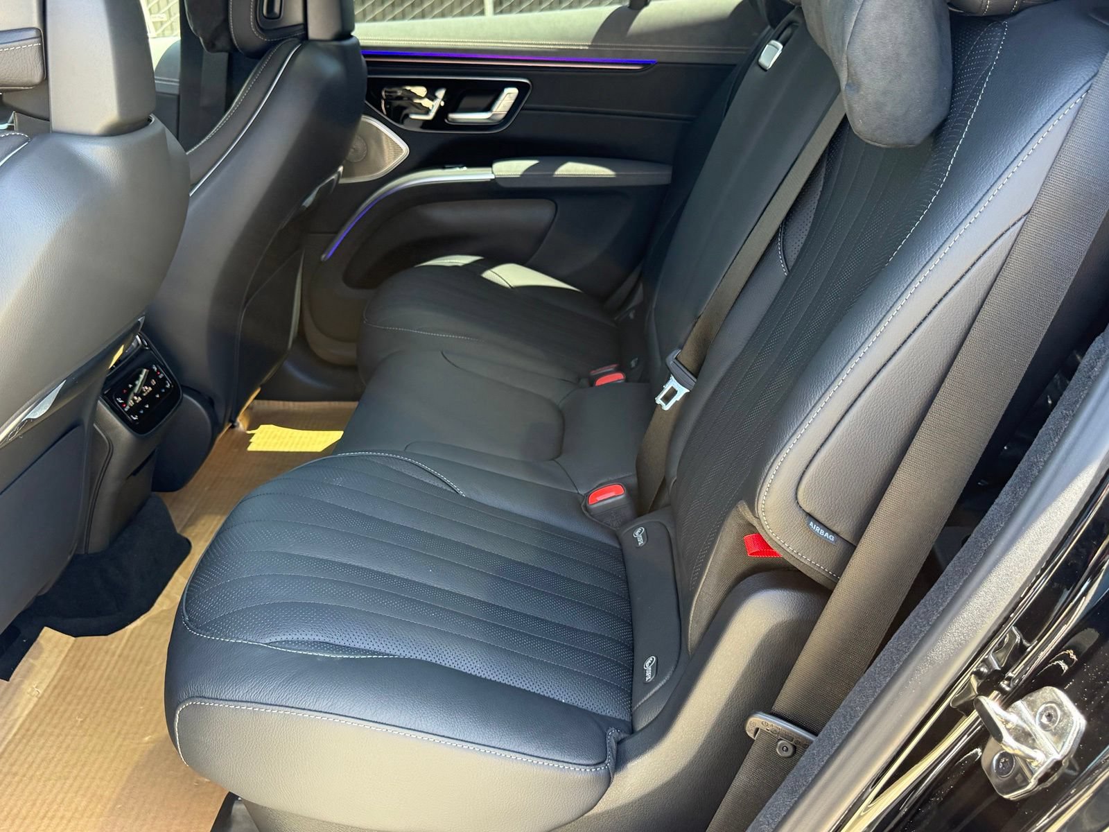New 2026 Mercedes-Benz EQS 400 4MATIC SUV image 30