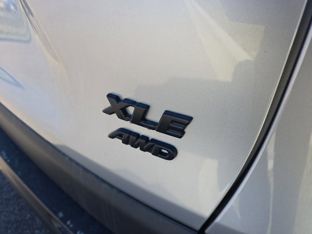 Used 2022 Toyota RAV4 XLE image 10