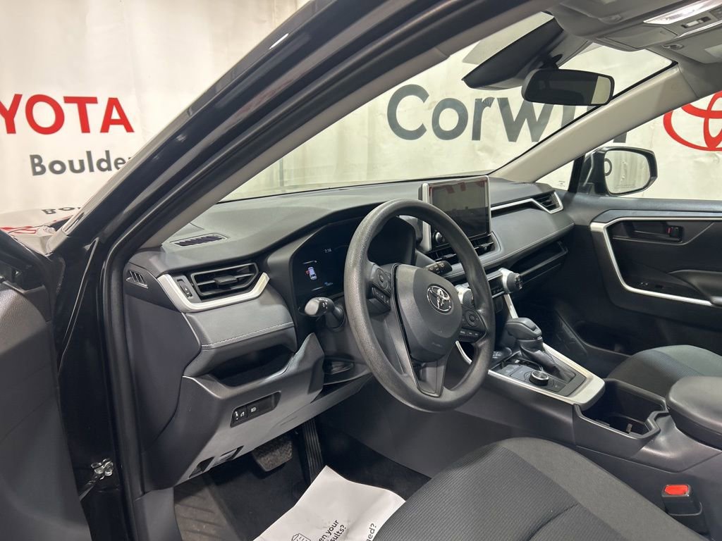 Used 2025 Toyota RAV4 LE image 22