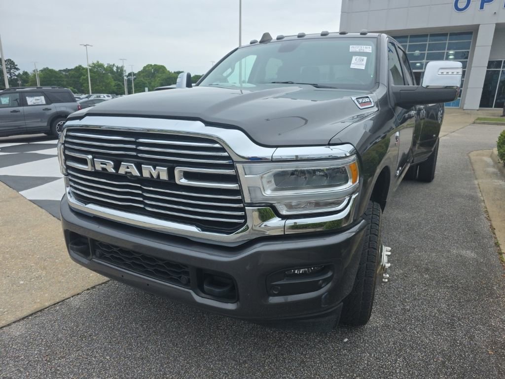 Used 2024 RAM 3500 Laramie AWD/4WD image 3