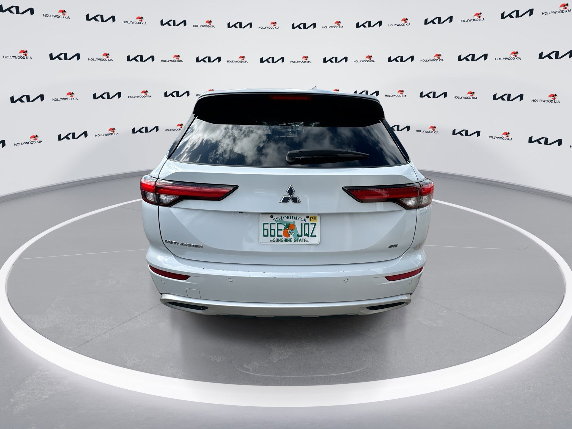 Used 2024 Mitsubishi Outlander SE Black Edition image 7