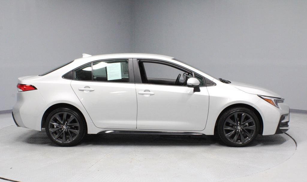 Used 2025 Toyota Corolla SE FWD image 9