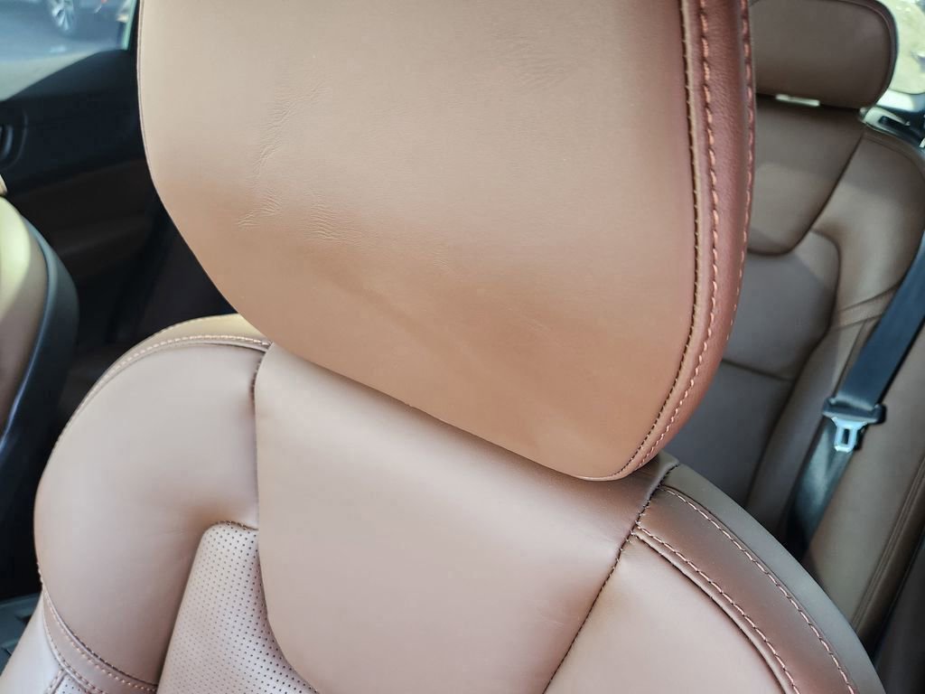 Used 2023 Volvo XC60 T8 Ultimate image 5