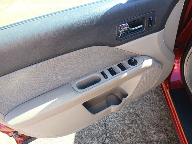 Used 2012 Ford Fusion SE image 9