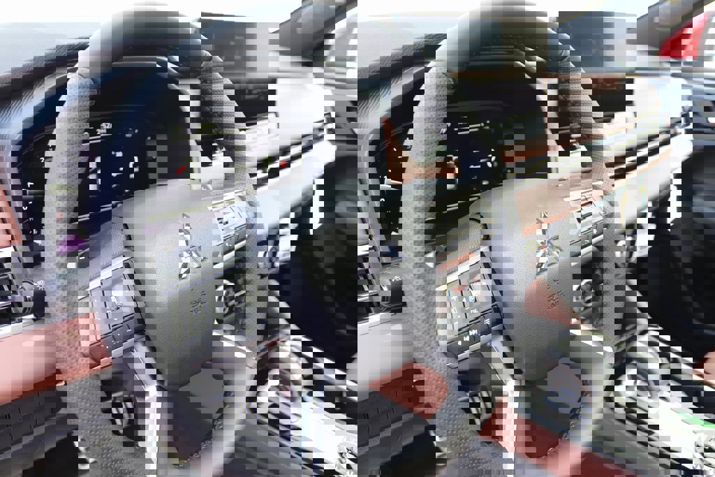 New 2025 Mitsubishi Outlander SEL image 3