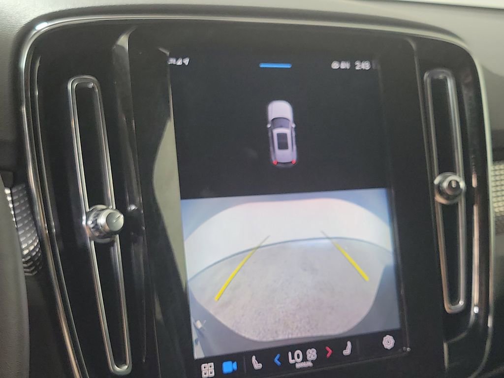 Used 2022 Volvo XC40 P8 Recharge Ultimate image 20