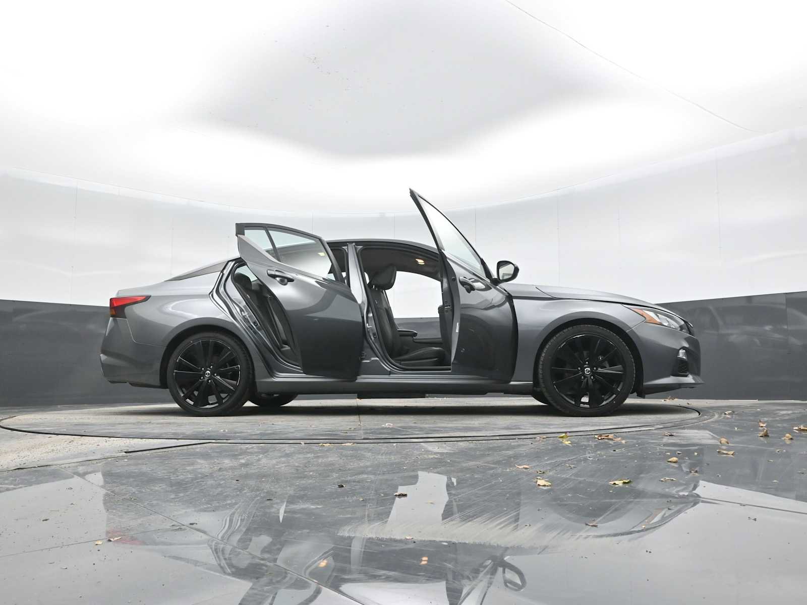 Used 2022 Nissan Altima 2.5 SR image 44