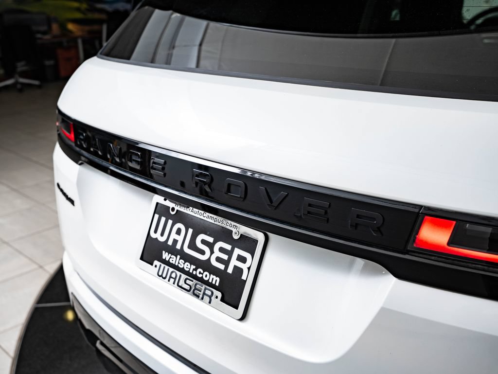 Used 2025 Land Rover Range Rover Evoque Dynamic SE AWD/4WD image 18