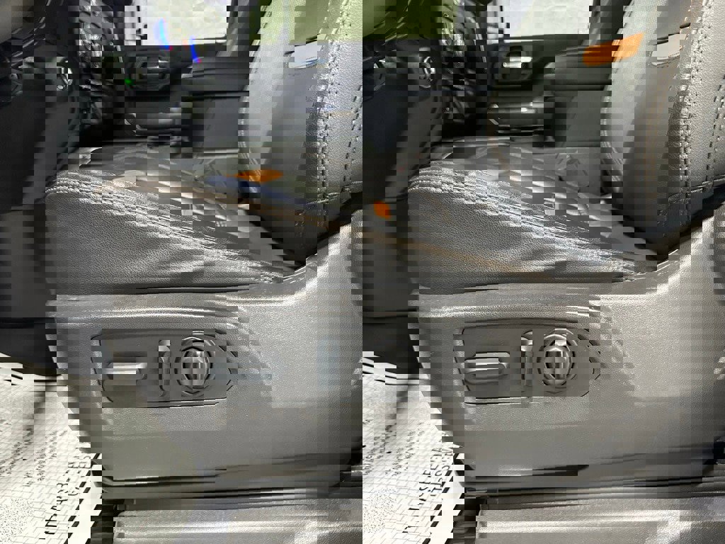 Used 2022 GMC Sierra 2500 AT4 image 13