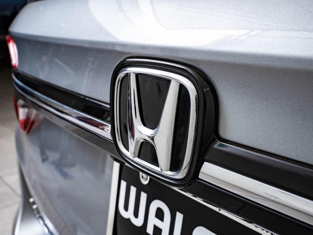 Used 2024 Honda Odyssey Elite image 18