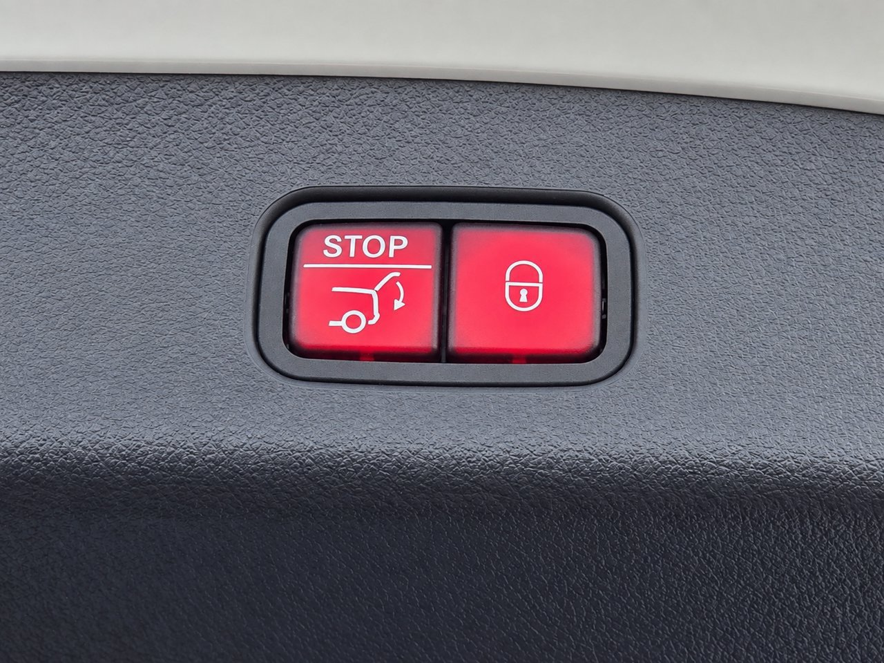 Used 2026 Mercedes-Benz GLC 300 4MATIC image 30