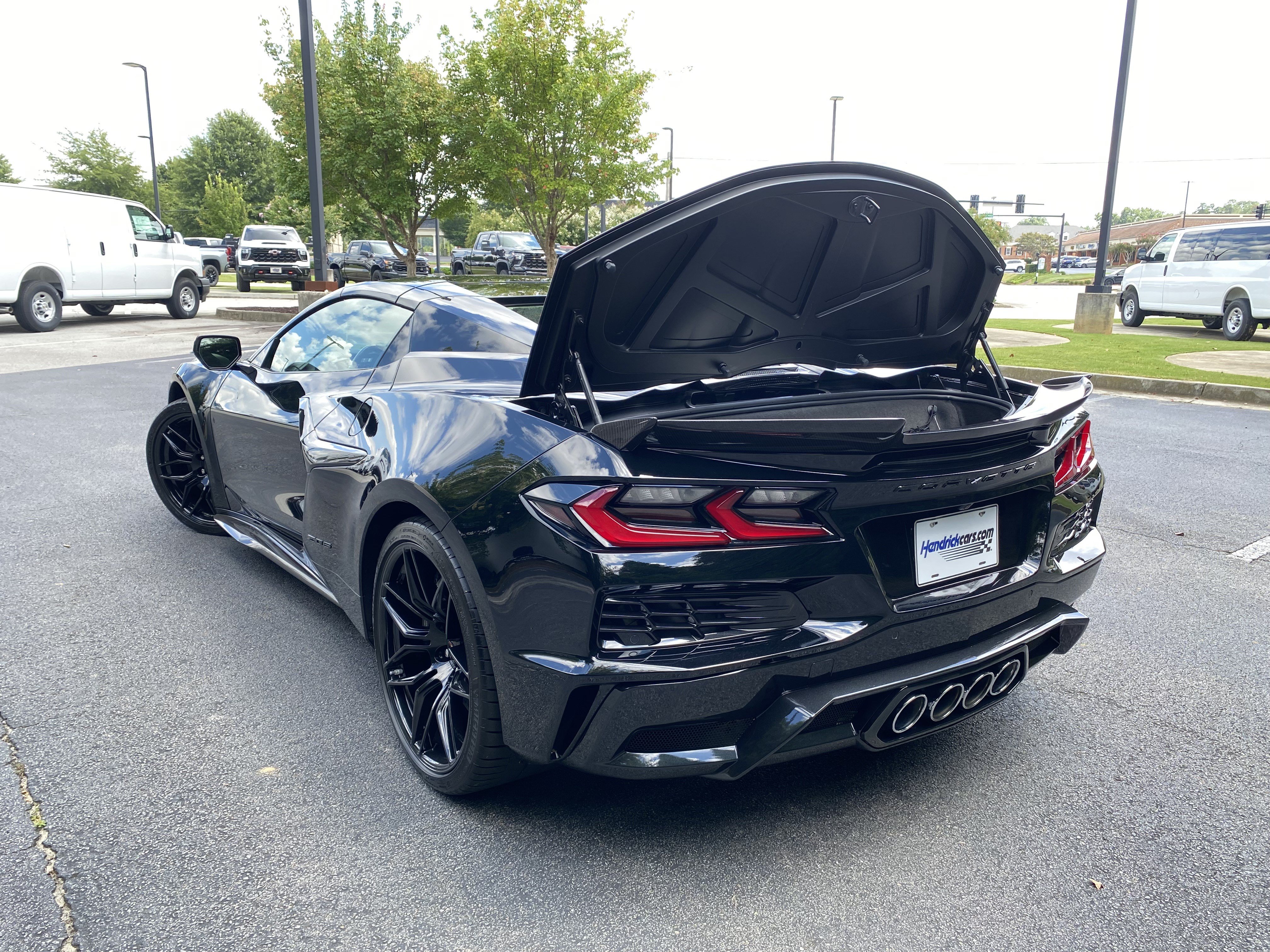 Used 2024 Chevrolet Corvette Z06 RWD image 11