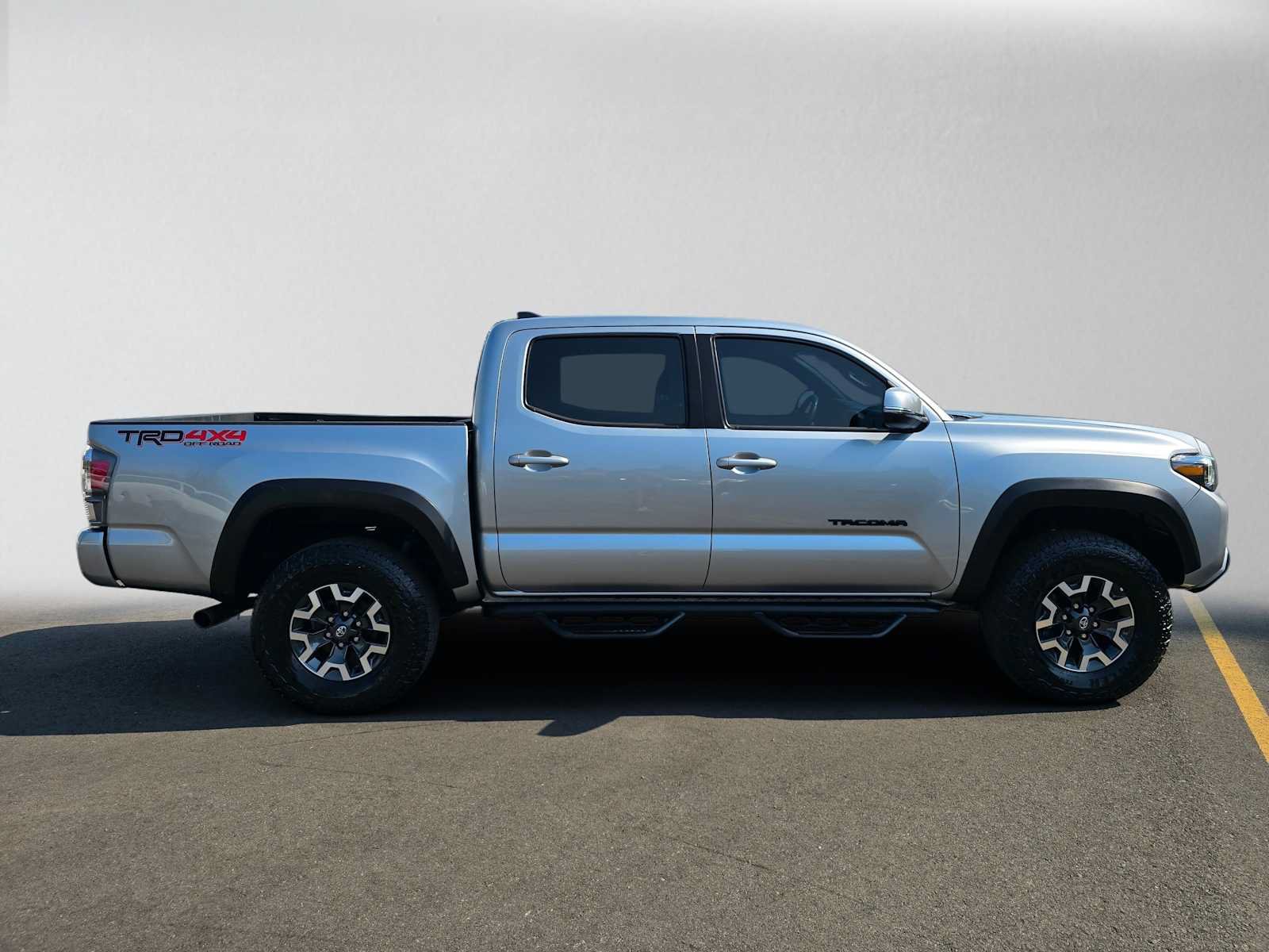 Used 2023 Toyota Tacoma TRD Off-Road w/ Technology Package AWD/4WD image 2