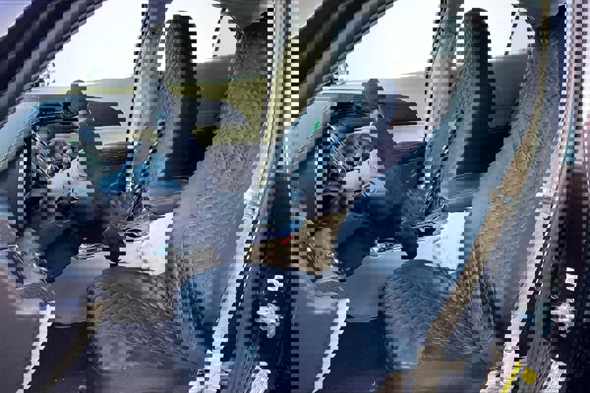 Used 2015 Chevrolet Malibu LT w/ Power Convenience Package image 24