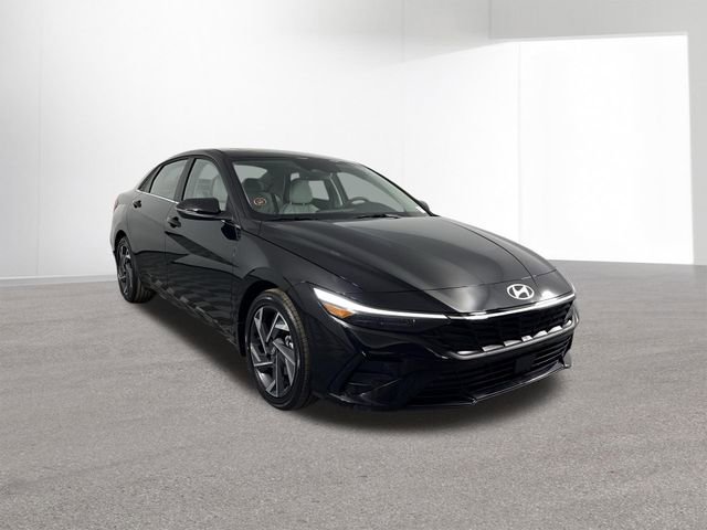 New 2026 Hyundai Elantra Limited image 3