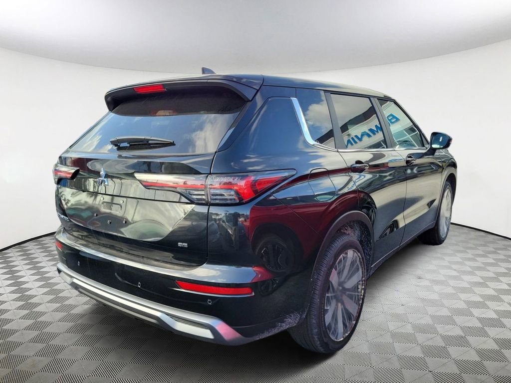 New 2026 Mitsubishi Outlander SE image 4