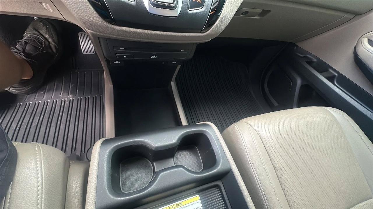 Used 2018 Honda Odyssey Elite image 40