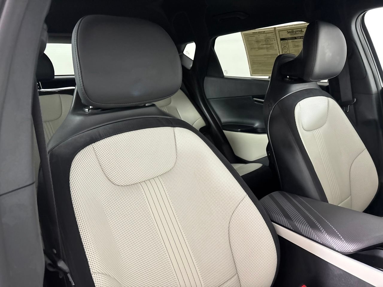 Used 2024 Kia EV6 GT-Line w/ GT-Line White Seat Package RWD image 28