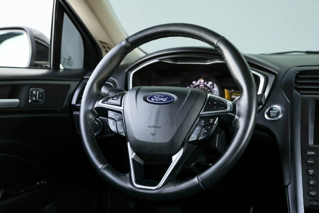 Used 2018 Ford Fusion Titanium AWD/4WD image 30