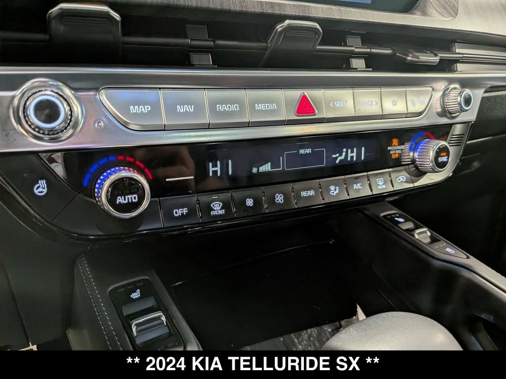 Used 2024 Kia Telluride SX w/ Towing Package AWD/4WD image 23