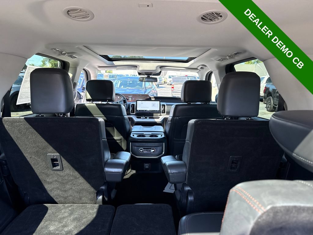 Used 2025 Ford Expedition Active AWD/4WD image 13