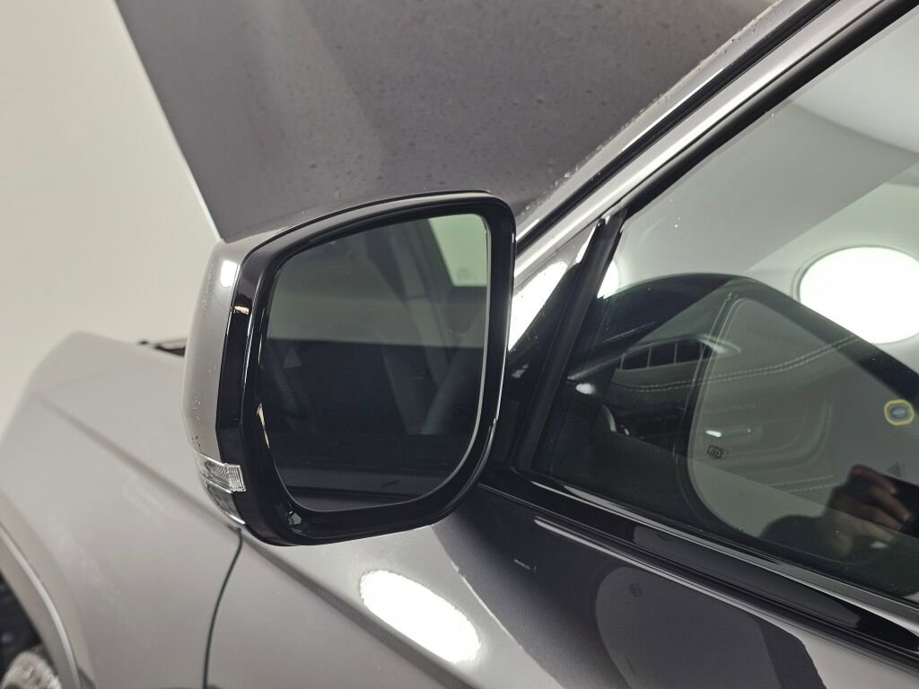 New 2026 Jeep Grand Cherokee Altitude image 13