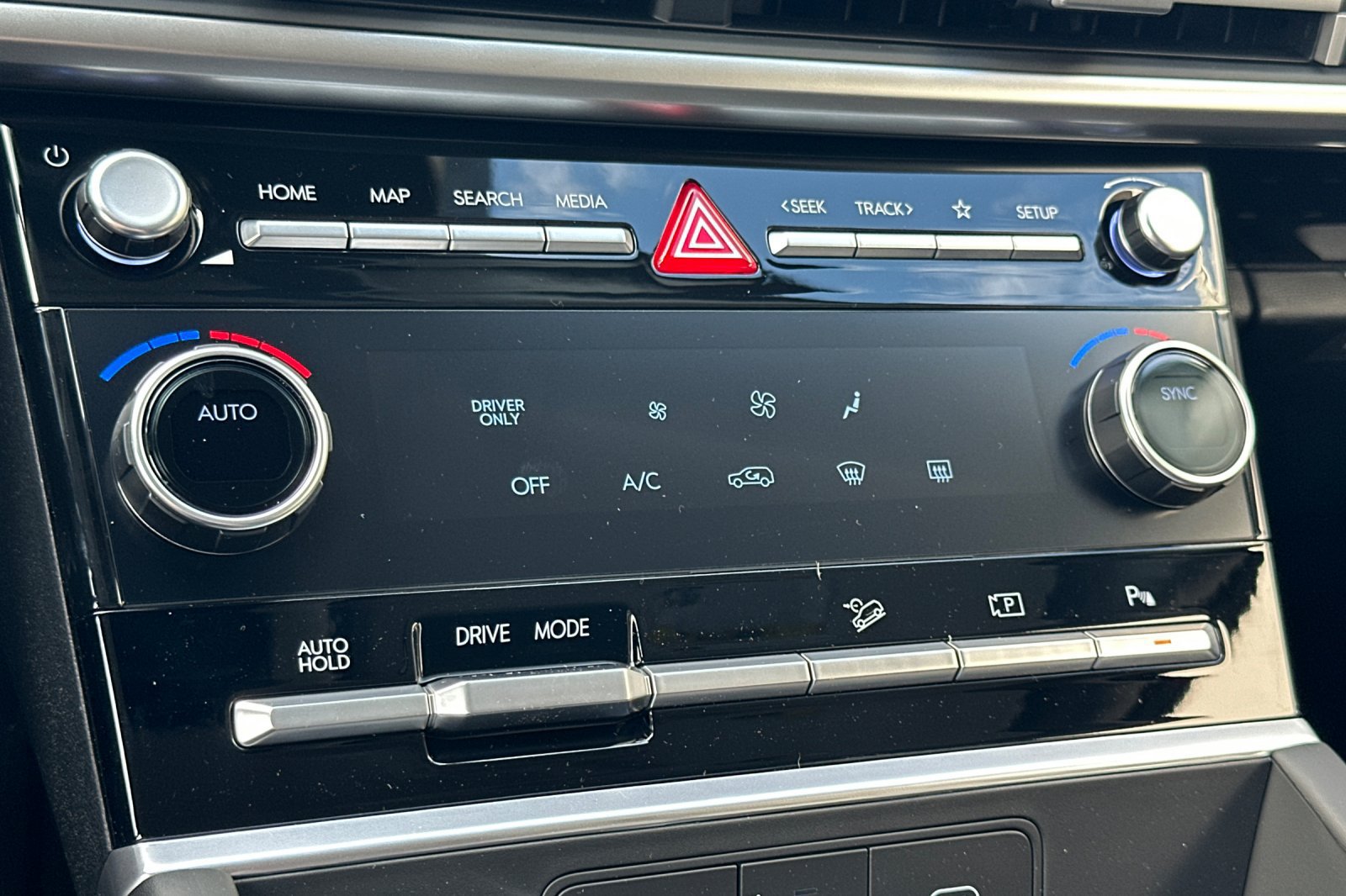 Certified 2026 Hyundai Santa Fe SE FWD image 22