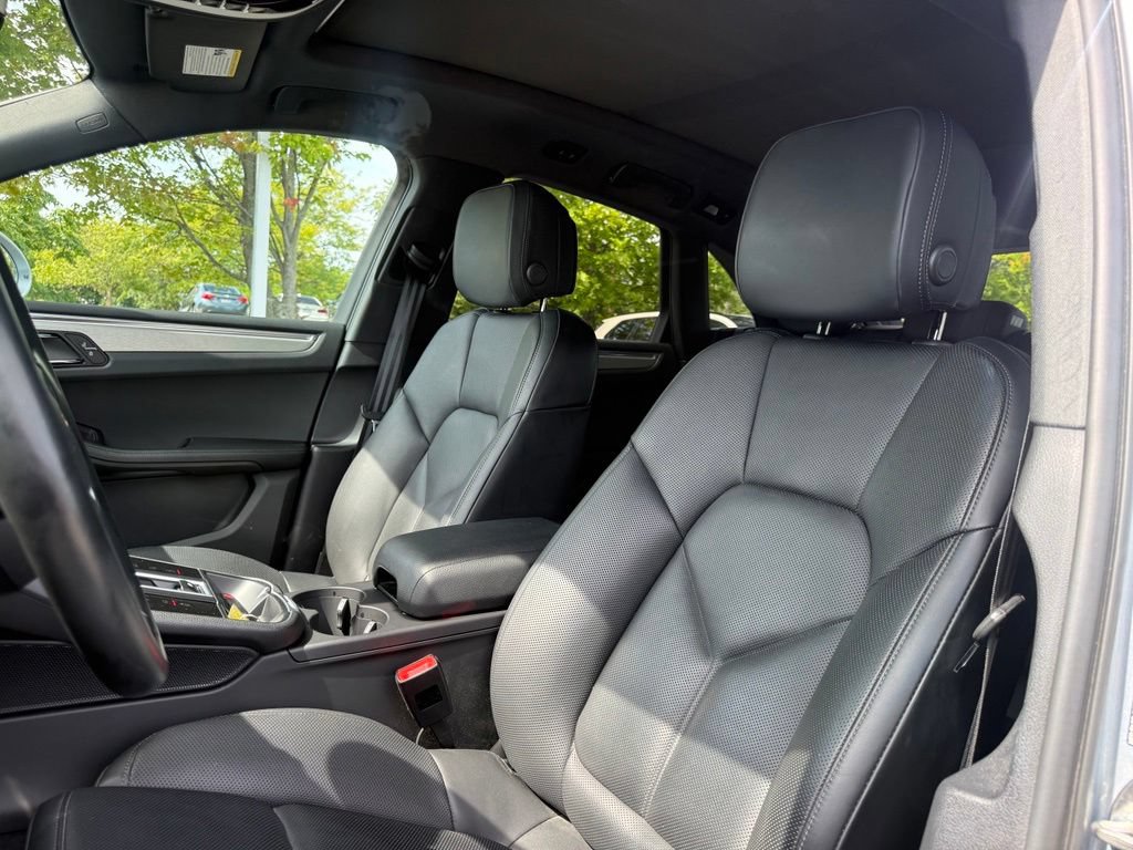 Used 2023 Porsche Macan S AWD/4WD image 9