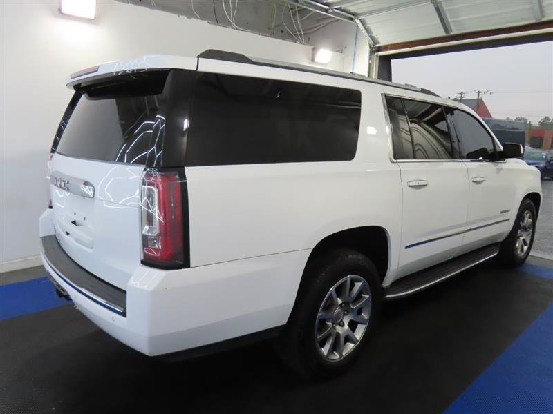 Used 2020 GMC Yukon XL Denali RWD image 15