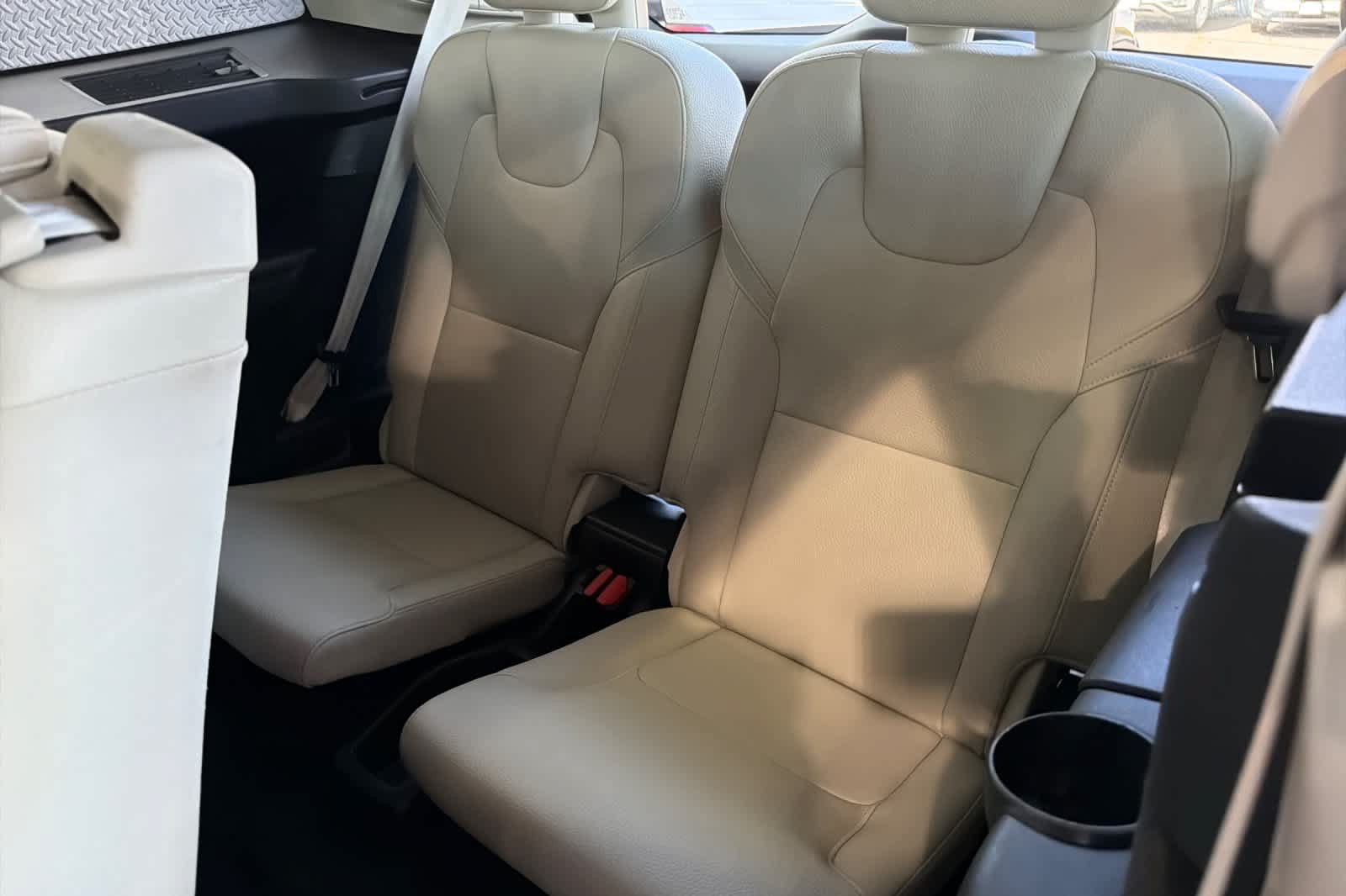 Used 2019 Volvo XC90 T6 Momentum w/ Advanced Package AWD/4WD image 17