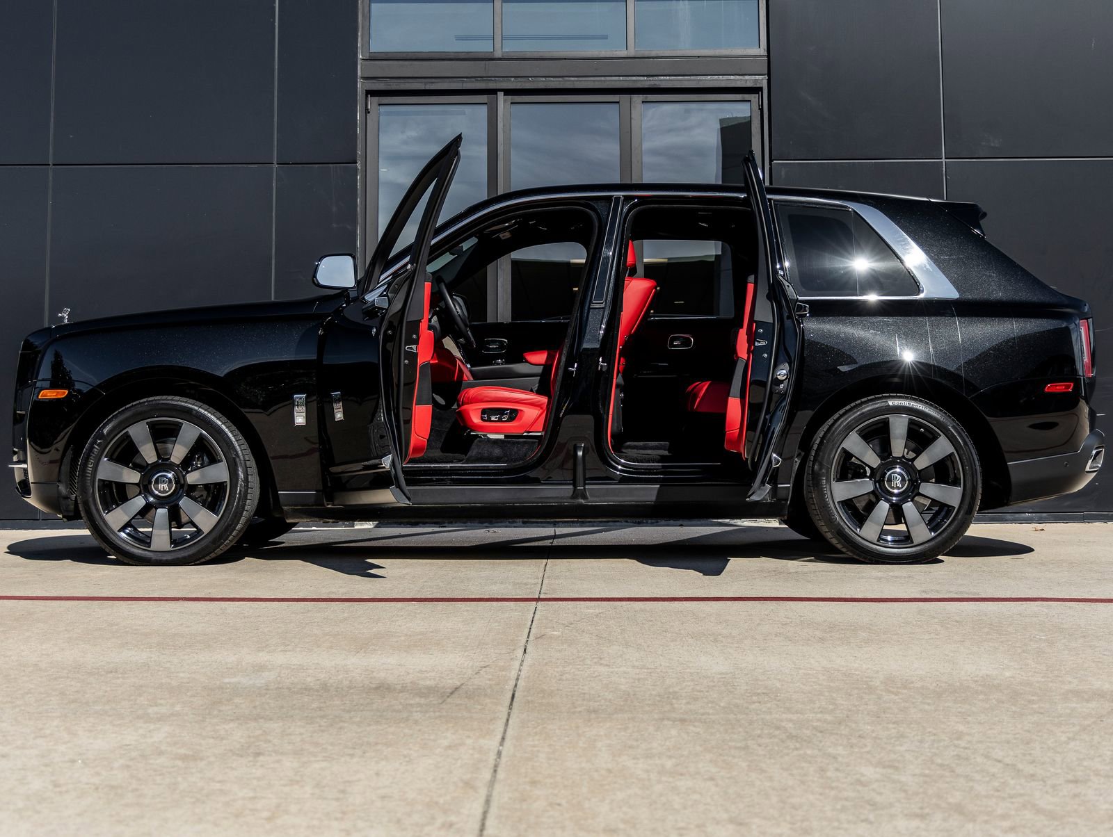 Certified 2023 Rolls-Royce Cullinan image 11