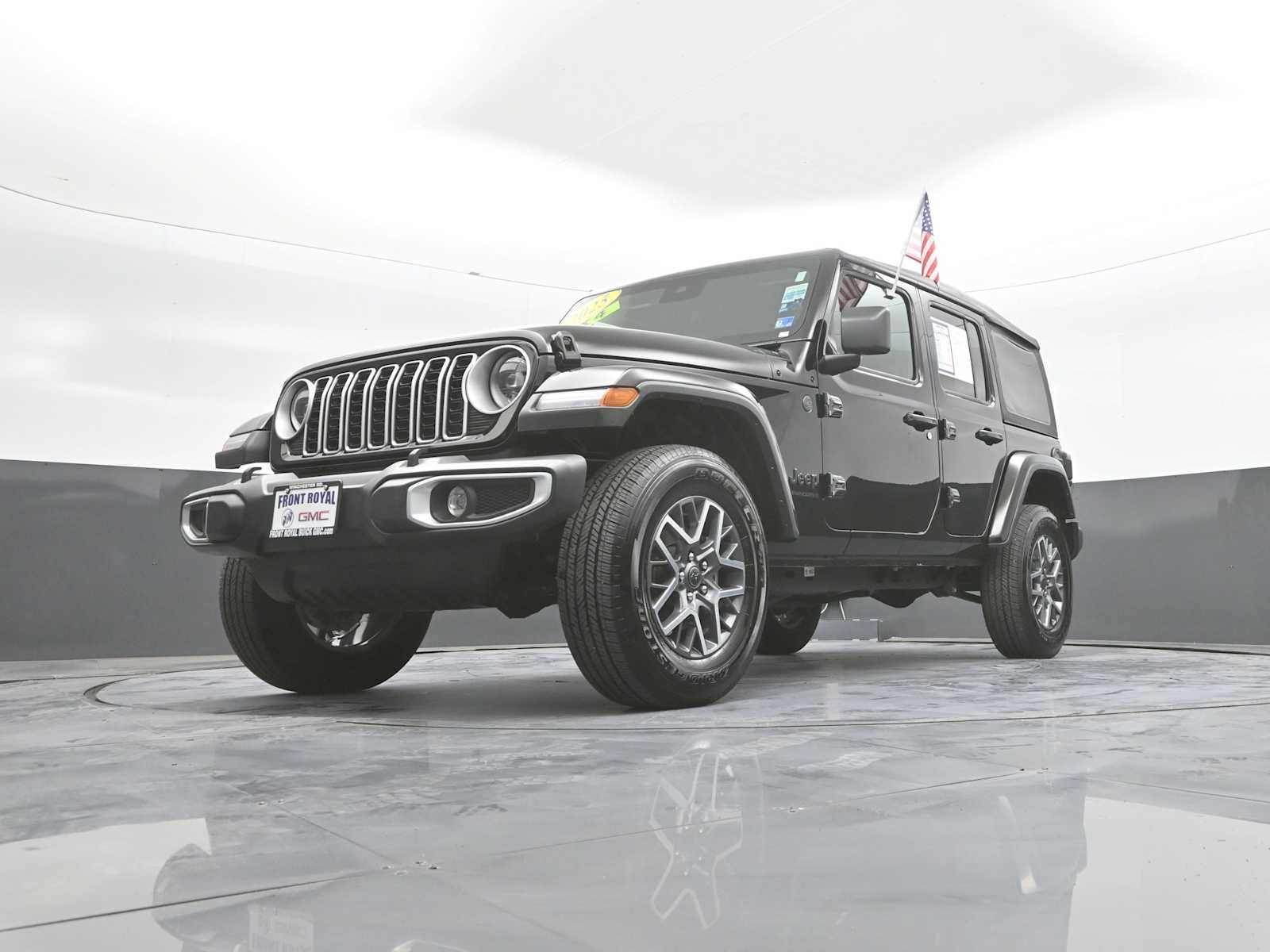 Used 2025 Jeep Wrangler Unlimited Sahara AWD/4WD image 34