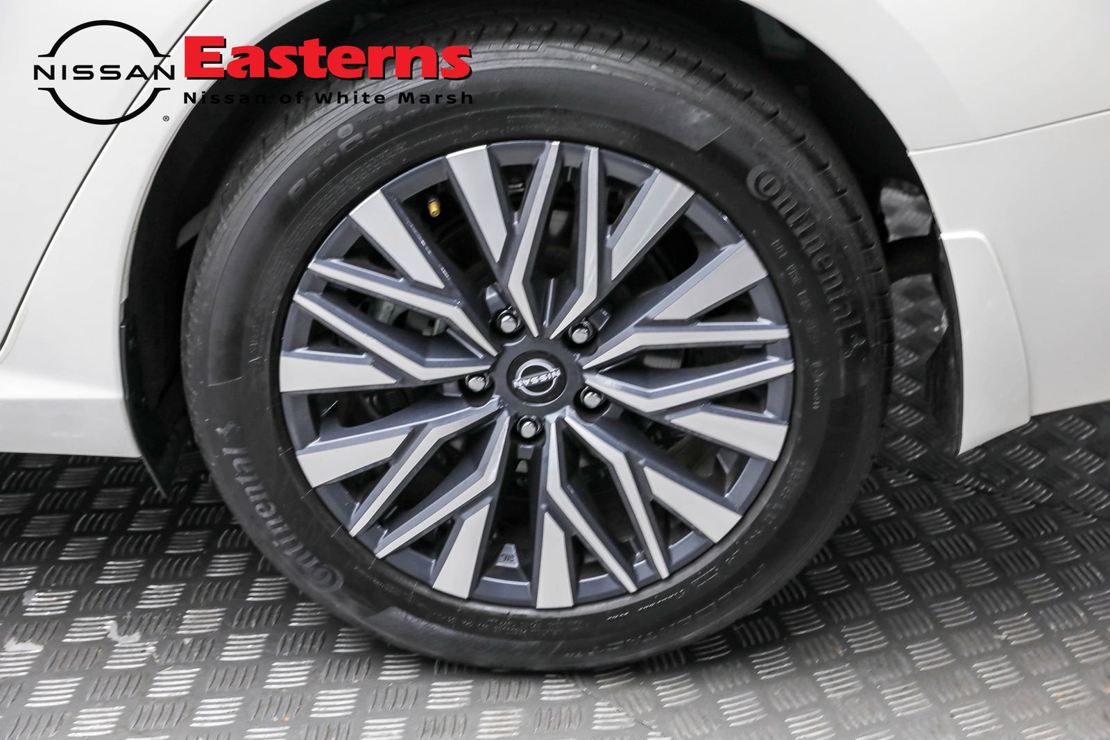Used 2024 Nissan Altima 2.5 SV w/ SV Premium Package AWD/4WD image 8