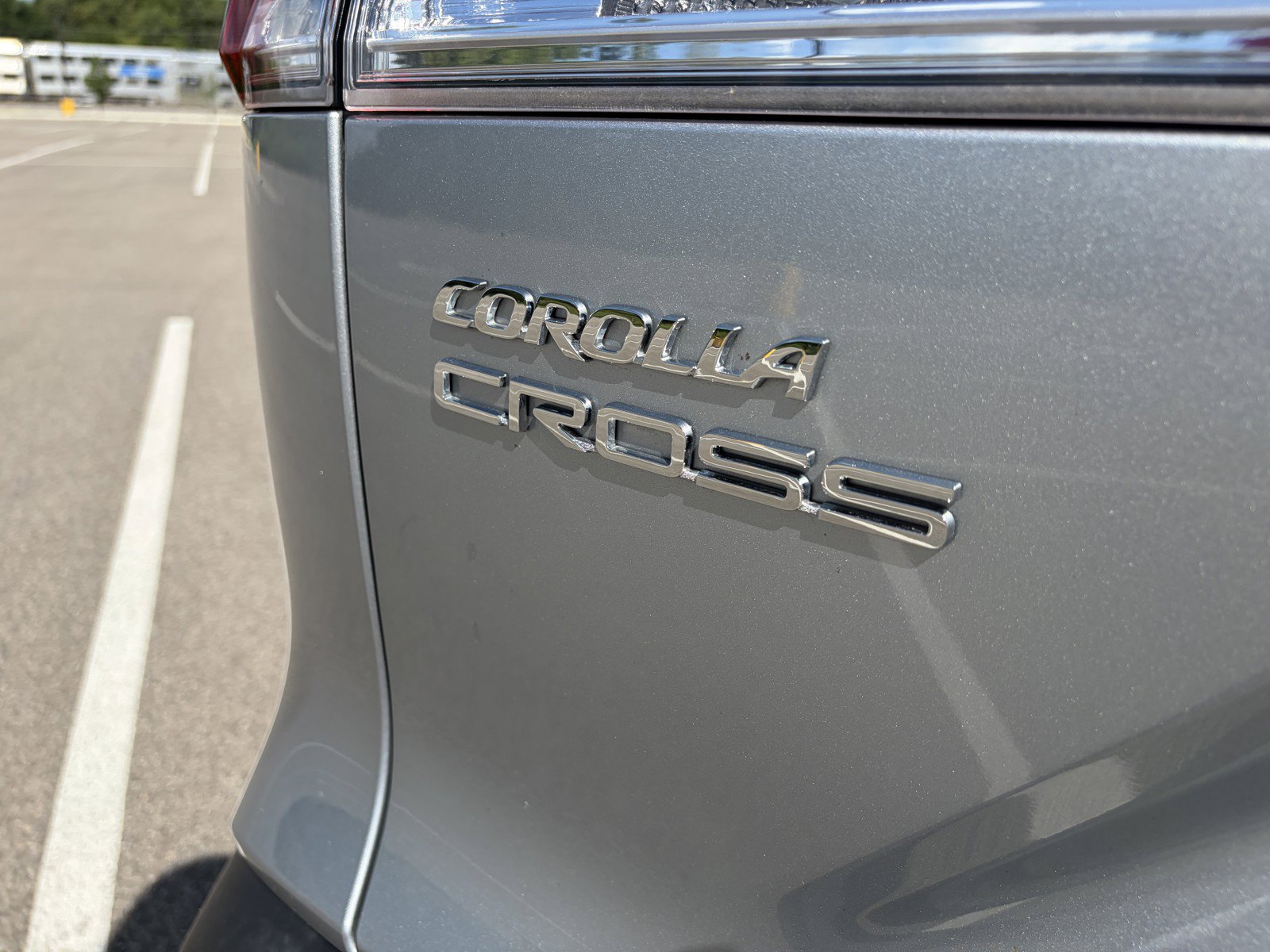 Used 2022 Toyota Corolla Cross LE AWD/4WD image 32