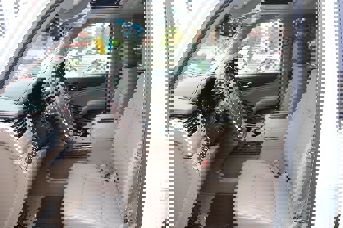 Used 2015 GMC Yukon SLT w/ Open Road Package image 20