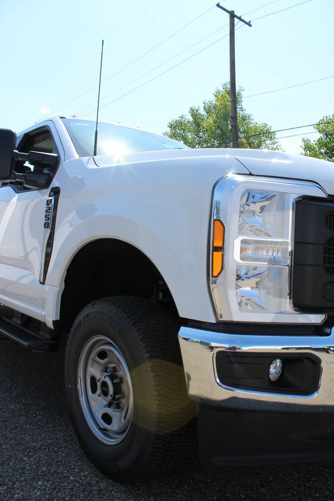 New 2026 Ford F250 XL w/ XL Chrome Package AWD/4WD image 19