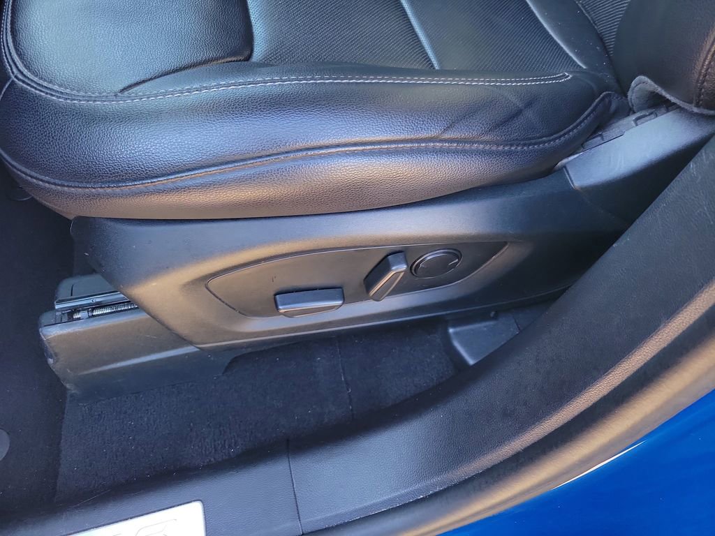 Used 2023 Ford Explorer Limited w/ Equipment Group 301A image 16