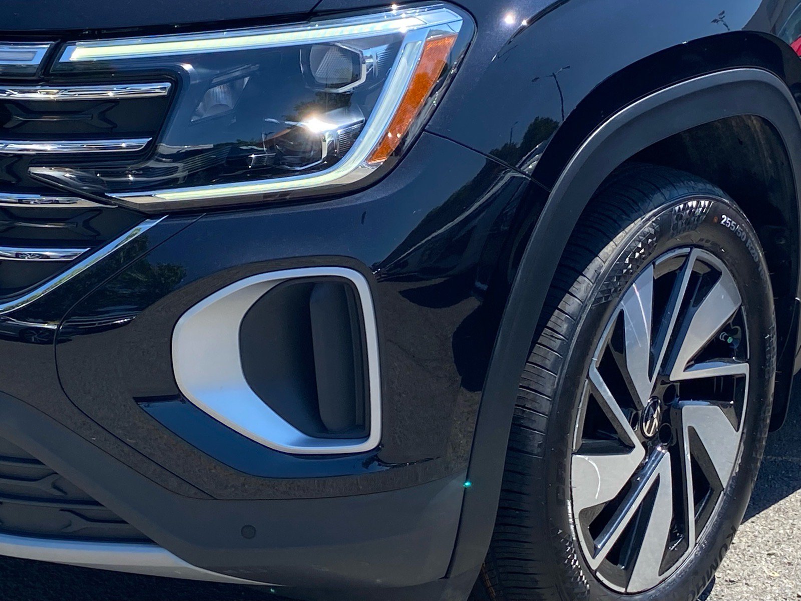 Certified 2024 Volkswagen Atlas SE AWD/4WD image 2