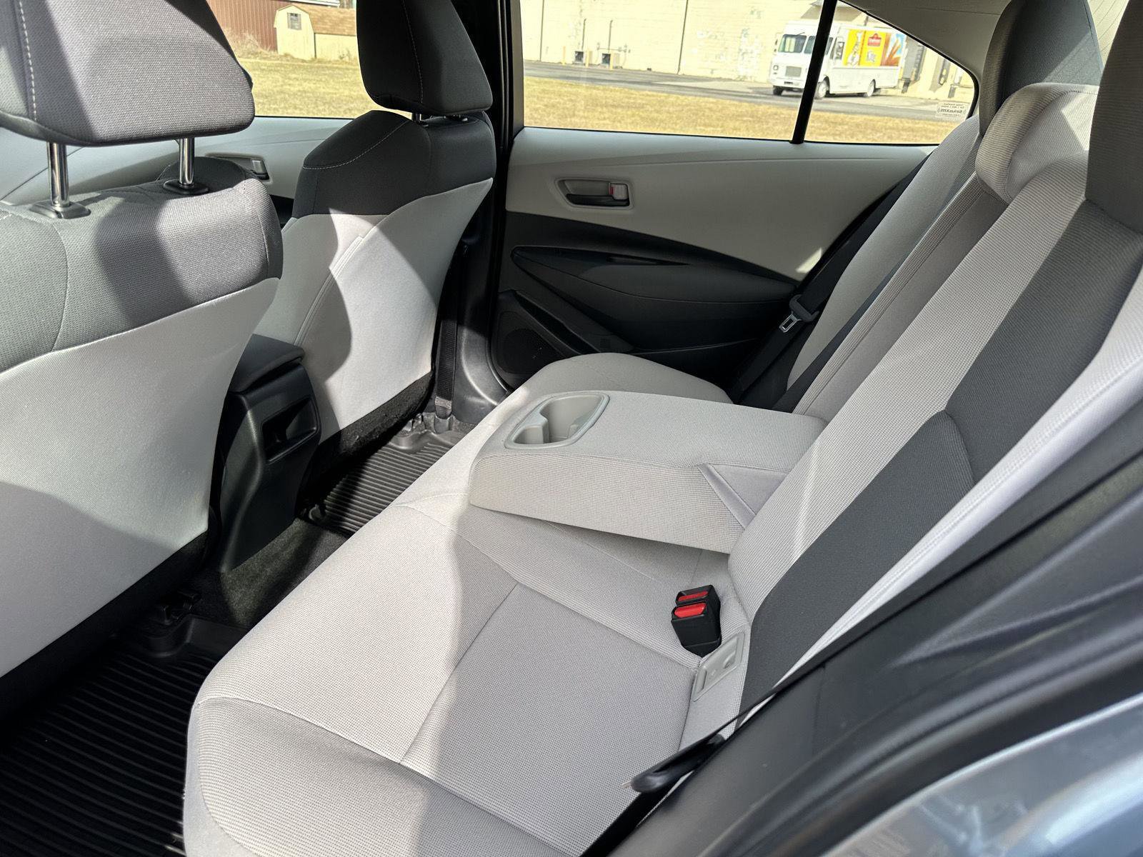 Used 2022 Toyota Corolla LE image 18