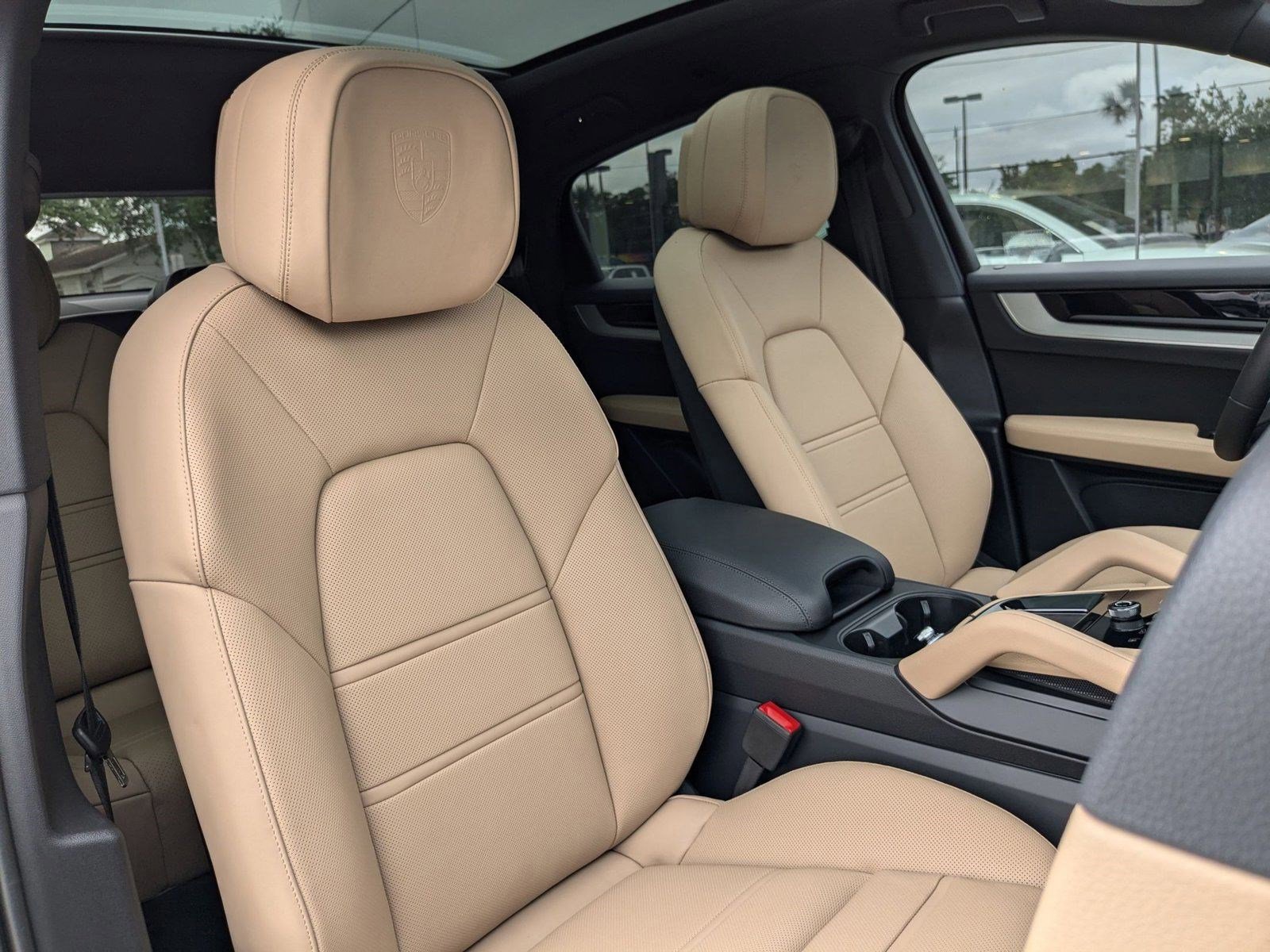 Certified 2025 Porsche Cayenne E-Hybrid image 23