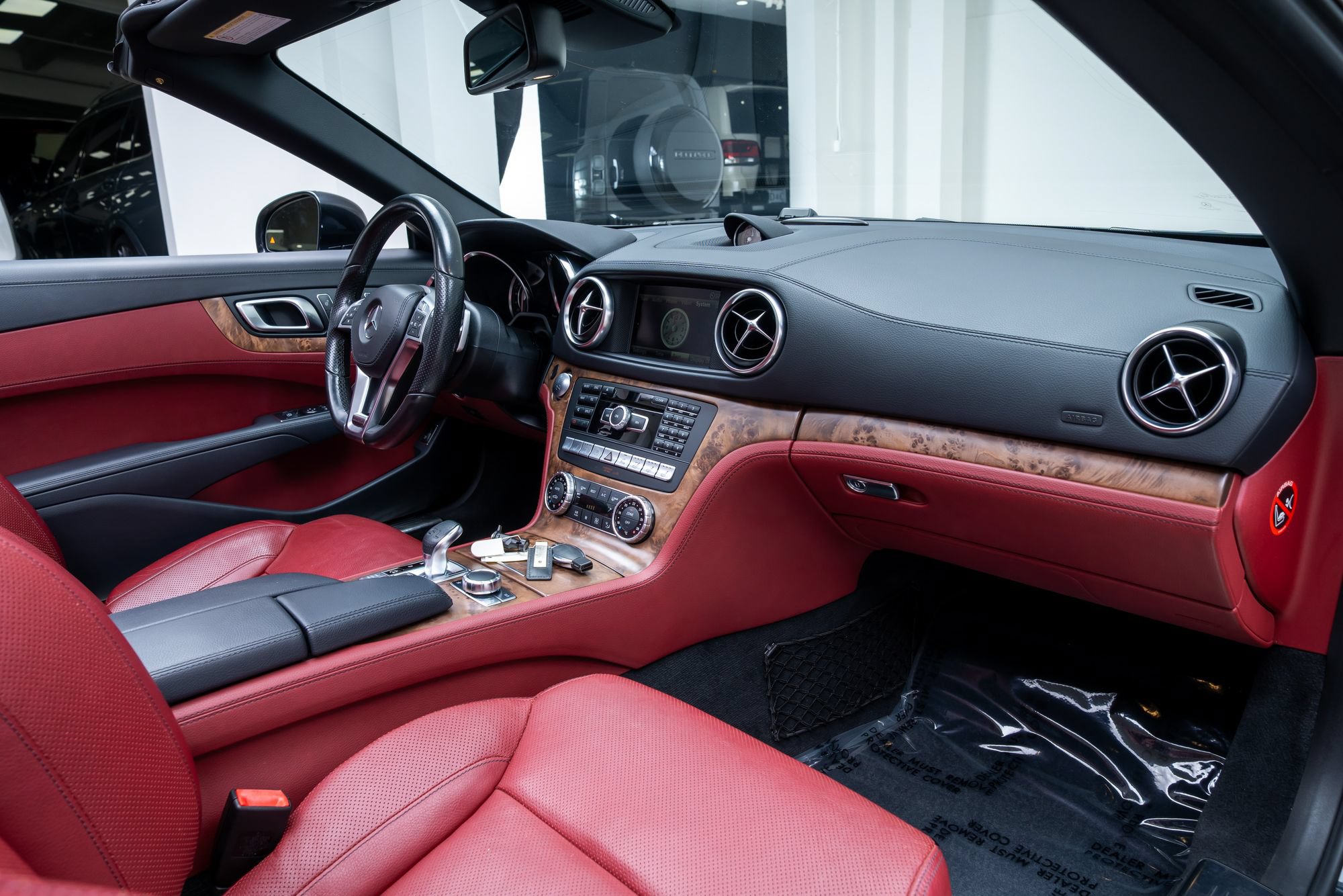 Used 2015 Mercedes-Benz SL 550 image 23