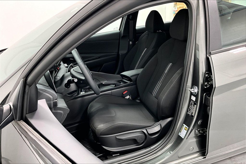 New 2026 Hyundai Elantra SEL Sport FWD image 22
