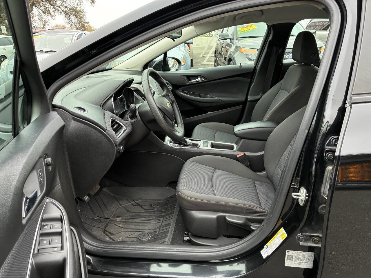 Used 2018 Chevrolet Cruze LS image 3