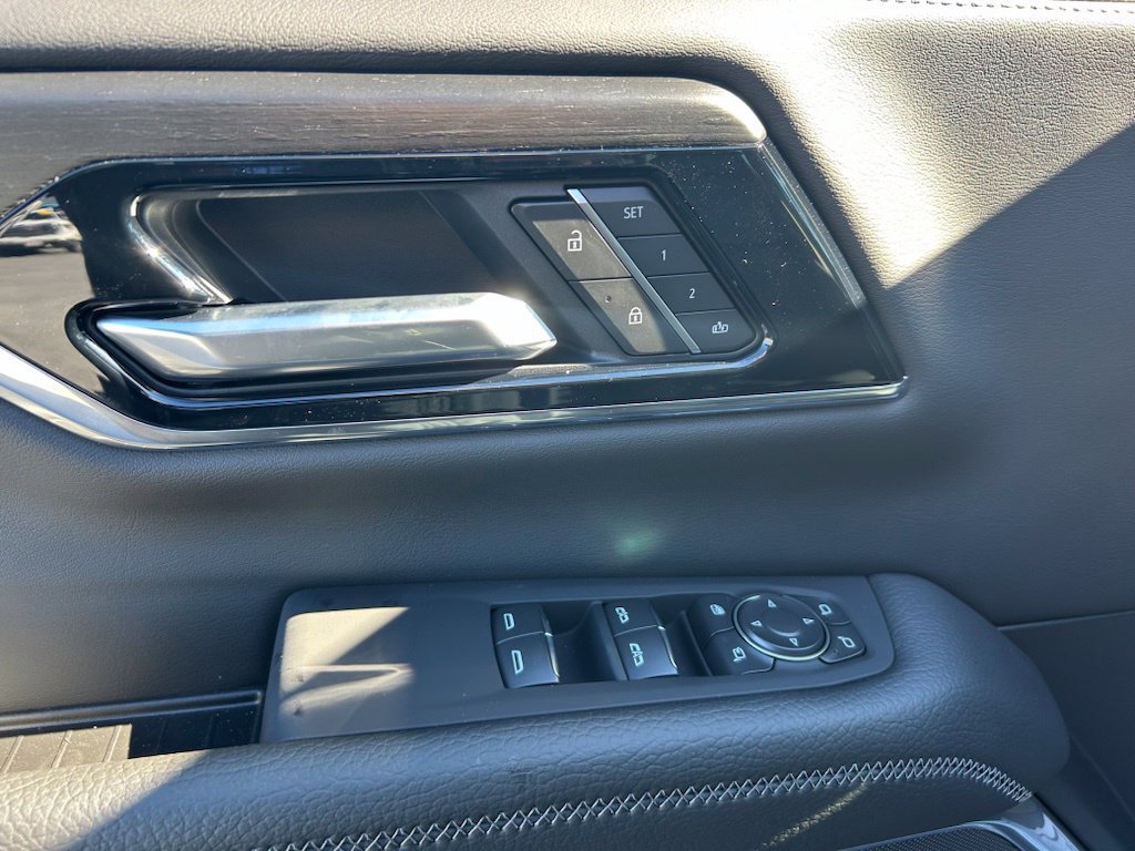 New 2026 GMC Yukon XL Denali w/ Denali Reserve Package AWD/4WD image 19