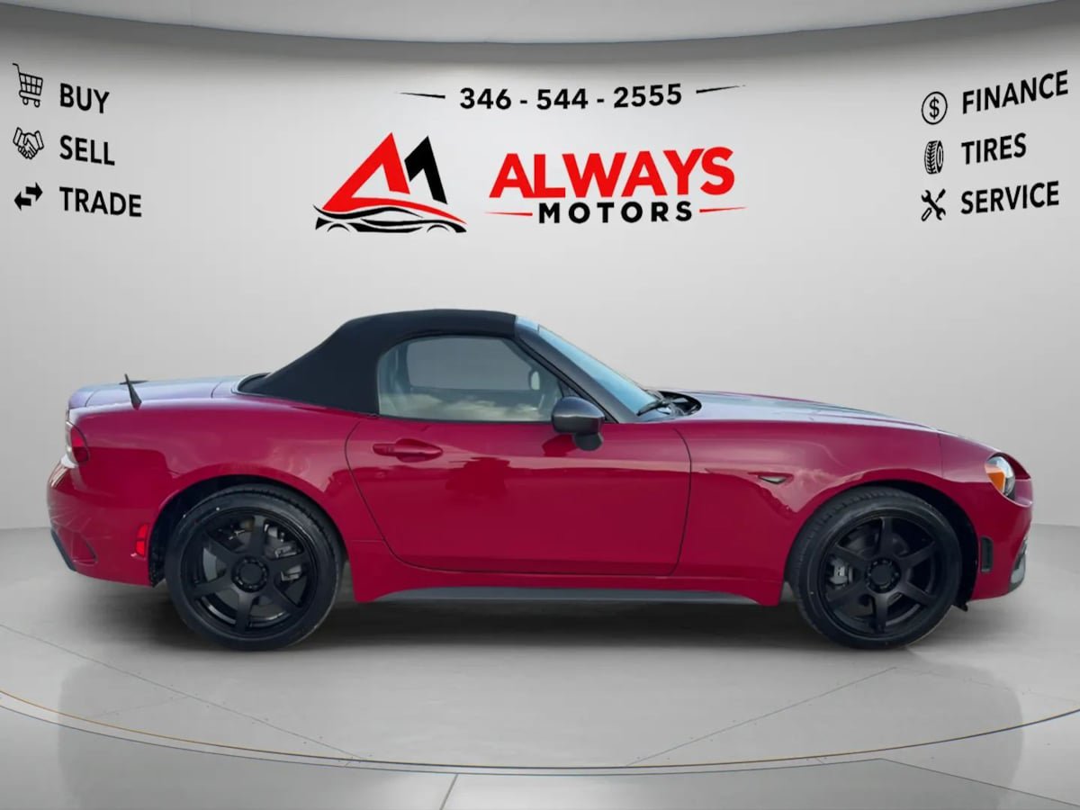 Used 2017 FIAT 124 Spider Abarth RWD image 4