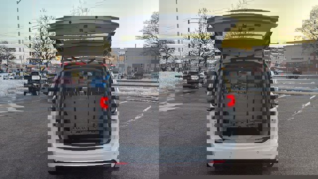 Used 2021 Chrysler Pacifica Touring-L image 32