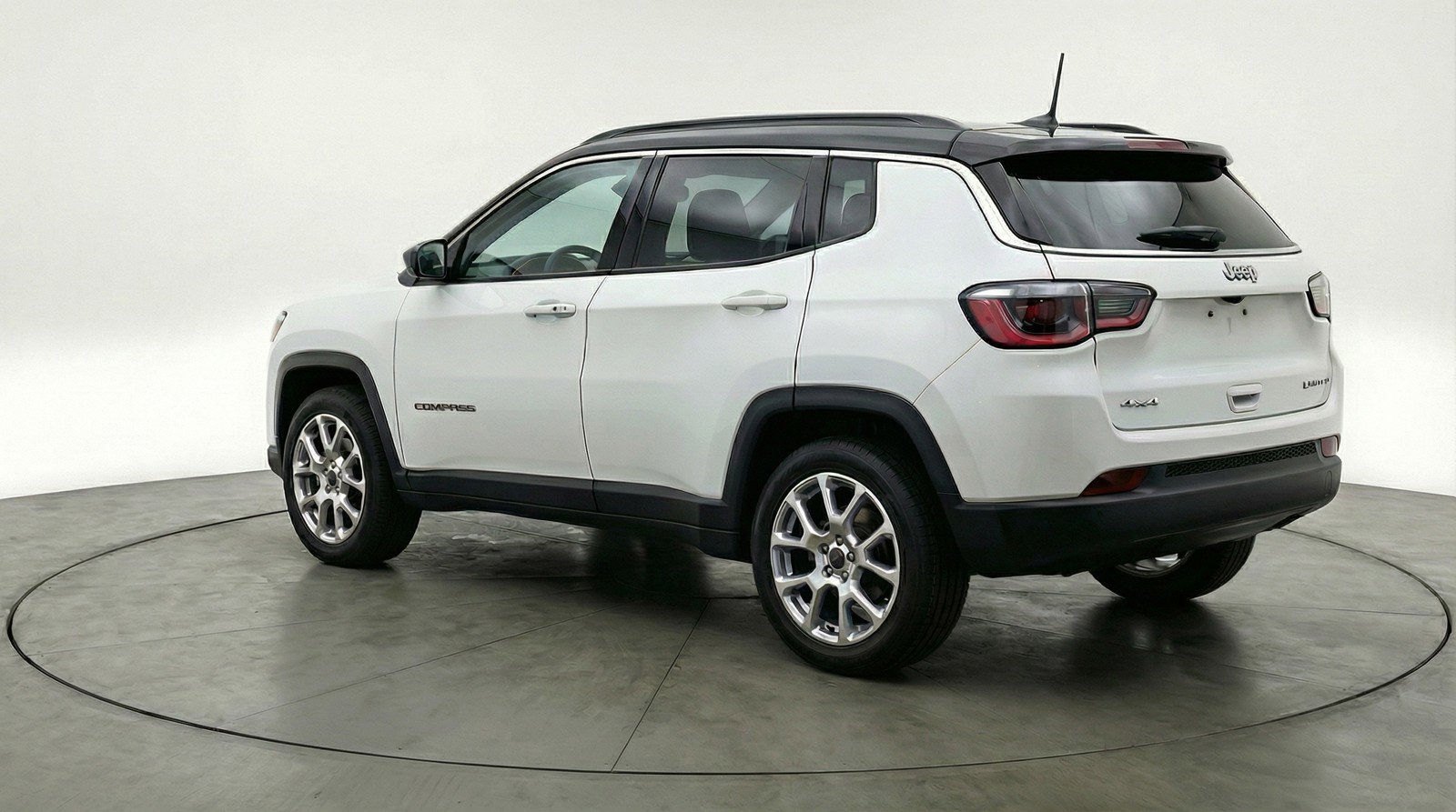 Used 2025 Jeep Compass Limited image 6