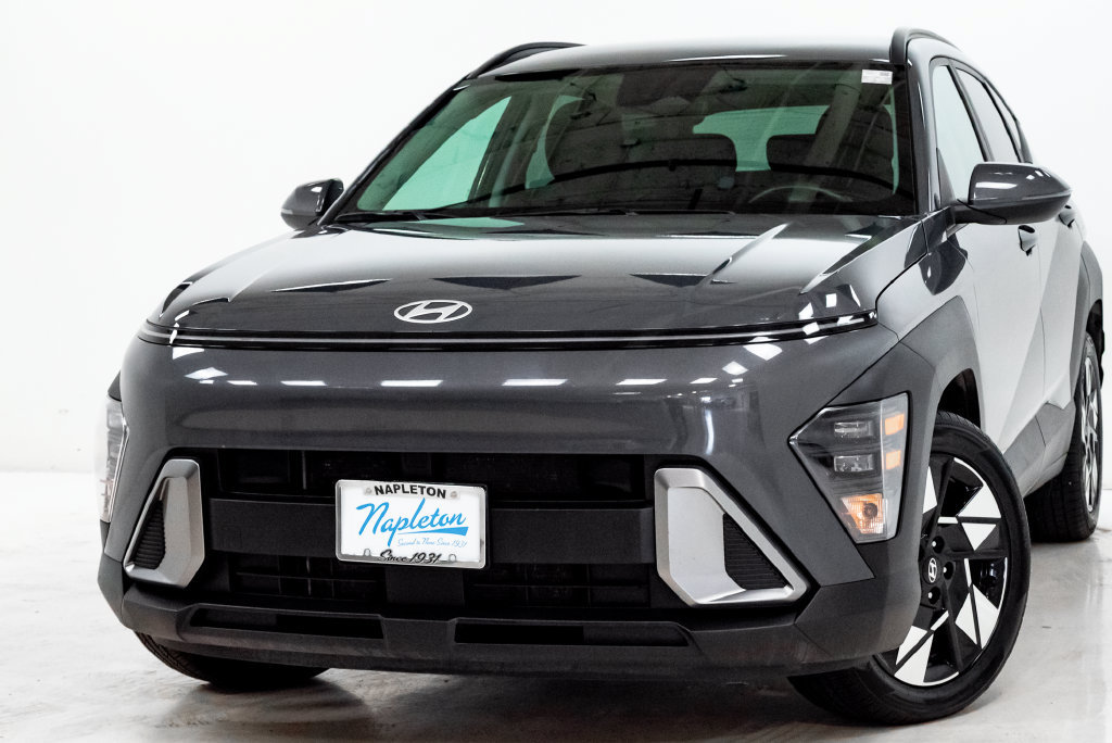 Used 2025 Hyundai Kona SEL FWD image 2