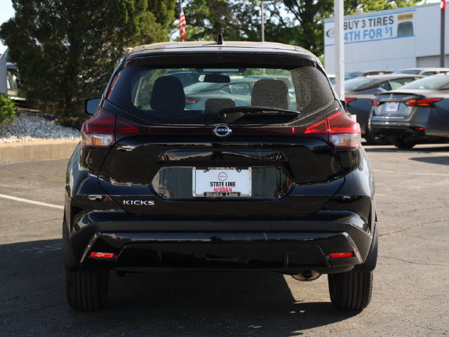 Certified 2025 Nissan Kicks Play S FWD image 9