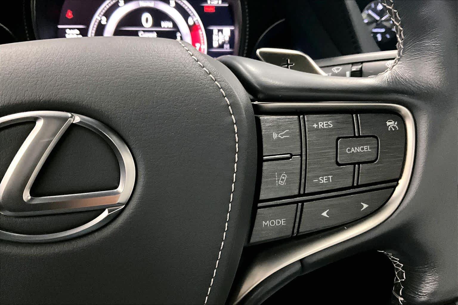 Used 2018 Lexus LS 500 w/ Luxury Package RWD image 24